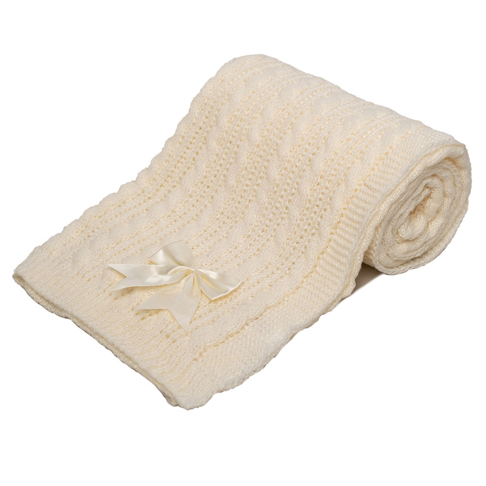 Deluxe Cream Cable Knit Wrap w/Bow : ABP16-C